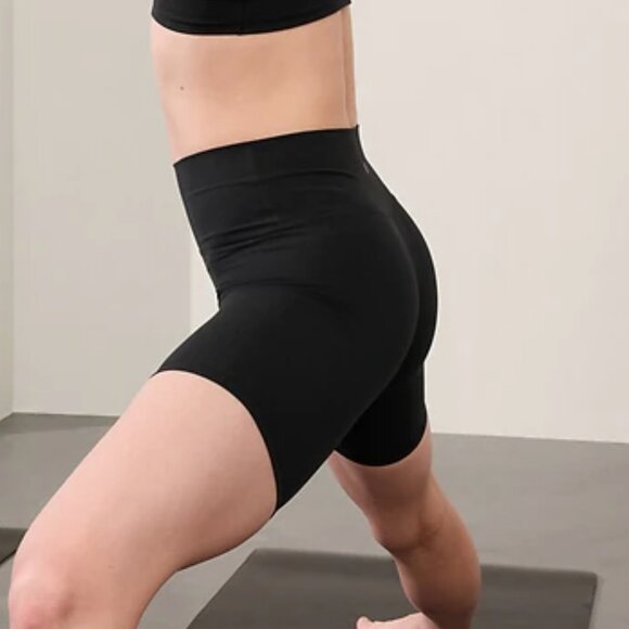 Athleta Transcend 7" Bike Short - Black - Picture 1 of 4